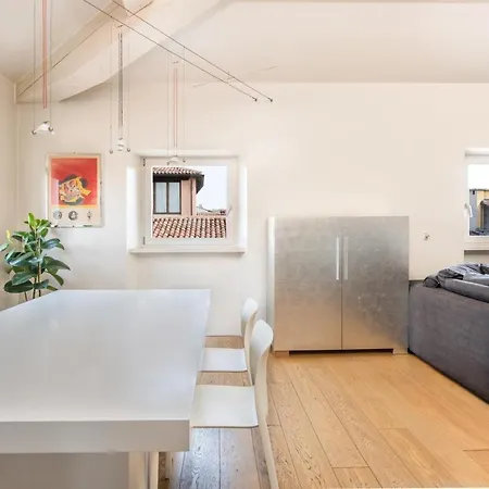 Stunning Floor Flat In The Heart Of * ורונה