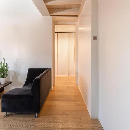 Stunning Floor Flat In The Heart Of - With Car Park
