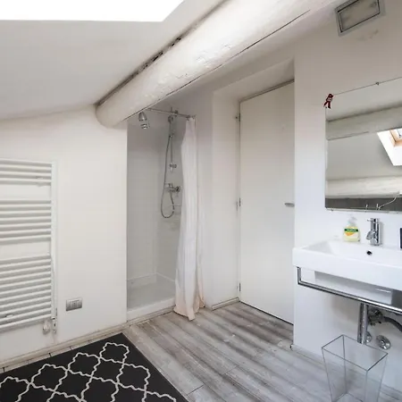 Stunning Floor Flat In The Heart Of - With Car Park Verona