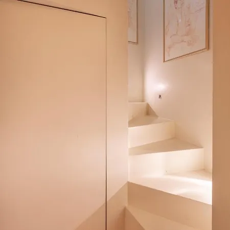 דירה Stunning Floor Flat In The Heart Of *